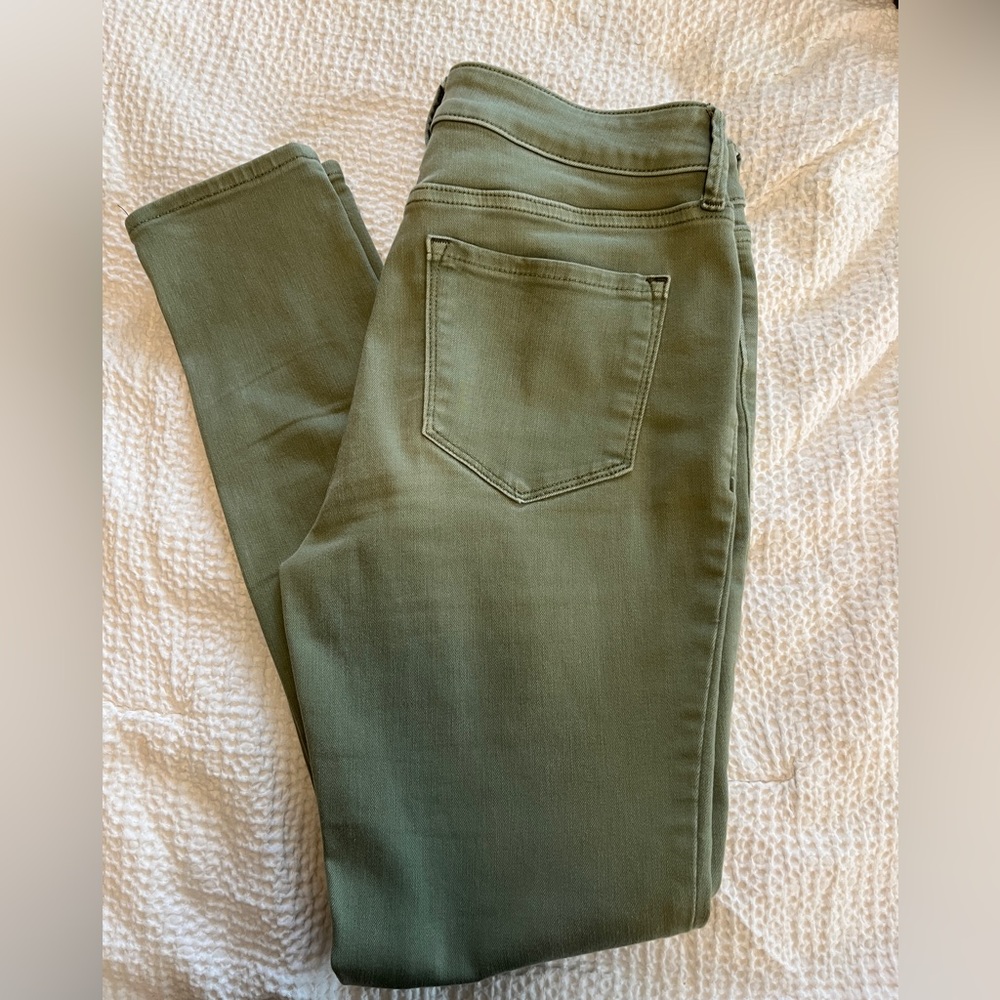 Old Navy women’s skinny jeans, green, size 6